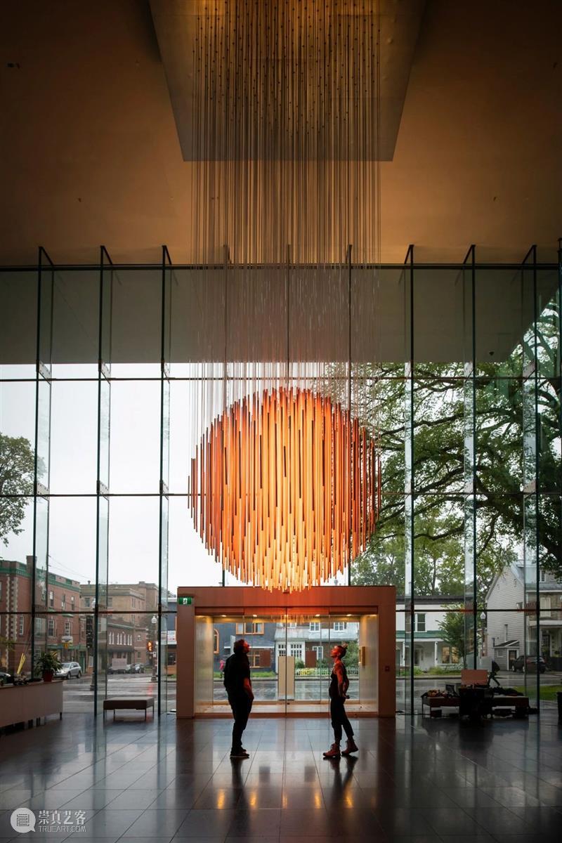 现场｜拉斐尔·洛扎诺-亨默（Rafael Lozano-Hemmer）首次香港个展开幕 呈现大型互动装置及现场表演 崇真艺客