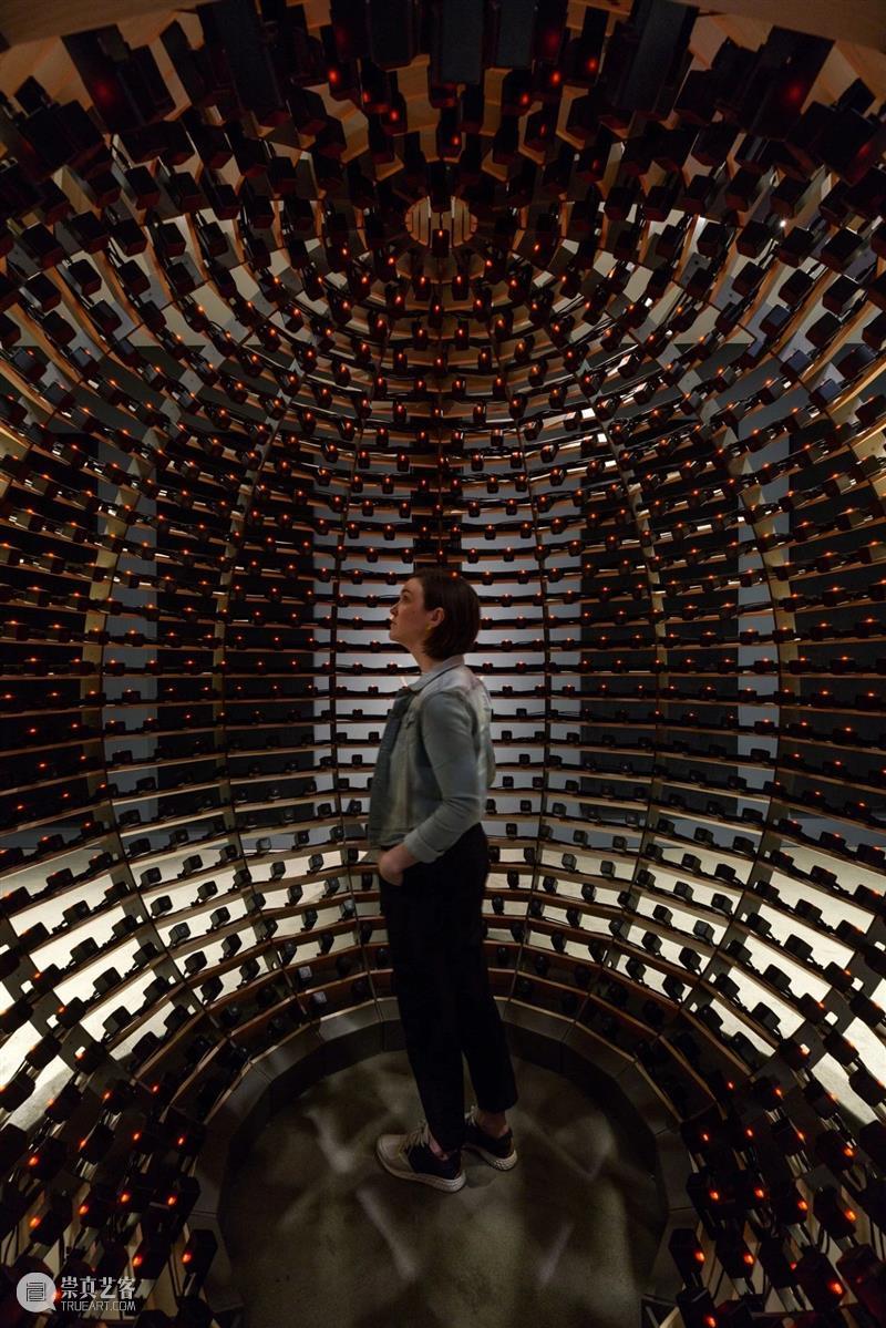 现场｜拉斐尔·洛扎诺-亨默（Rafael Lozano-Hemmer）首次香港个展开幕 呈现大型互动装置及现场表演 崇真艺客