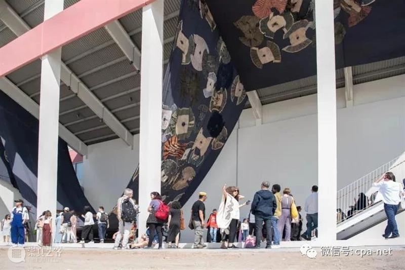 第 15 届沙迦双年展如何颠覆艺术世界的遗产 崇真艺客