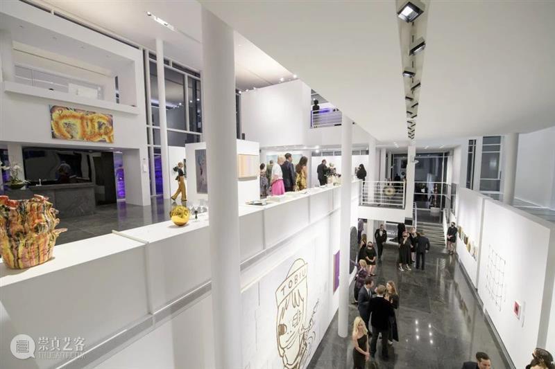 奈良美智x公益 | 伸出援助之手 崇真艺客