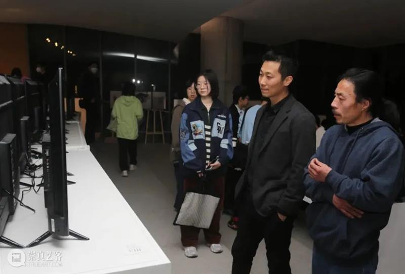 中央美院实验艺术与科技艺术学院揭牌，“向量场”学生作品汇报展同期开幕 崇真艺客
