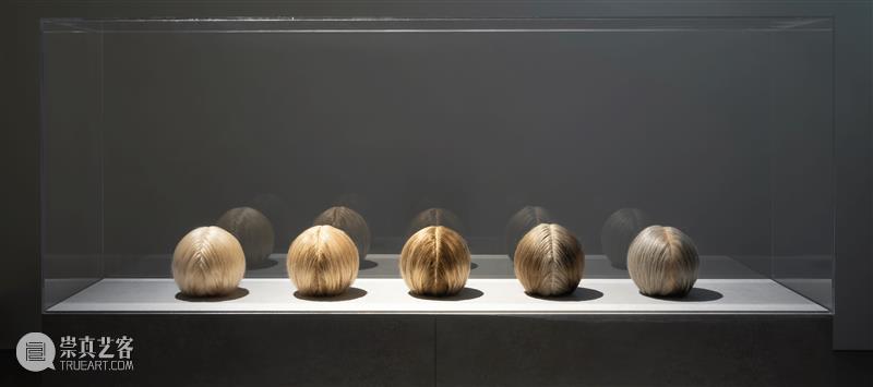 马丁·马吉拉谈雕塑、超现实主义，以及艺术能为而时尚不可为之事 崇真艺客