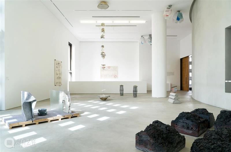 阿那亚艺术中心 | 展览进行时：加布里尔·库里、王一一、韩倩 崇真艺客