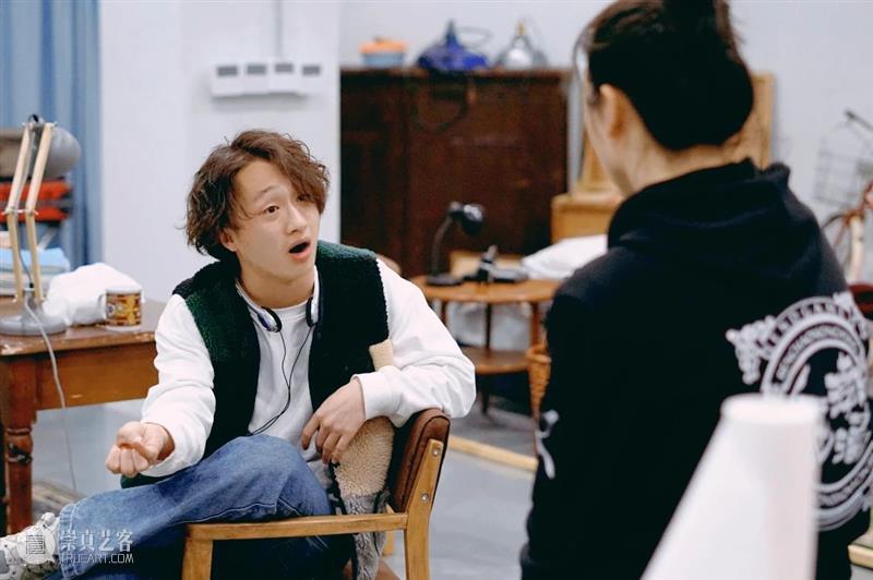 “生命是纯粹的火焰,我们靠体内看不见的太阳活着” 上海话剧艺术中心 崇真艺客