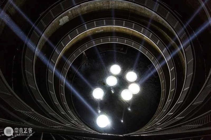 一起来看看烟囱的内部! 崇真艺客