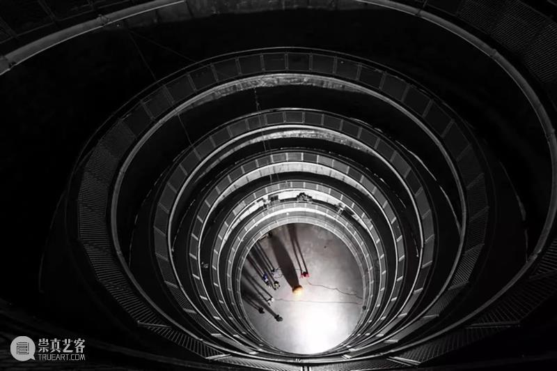 一起来看看烟囱的内部! 崇真艺客