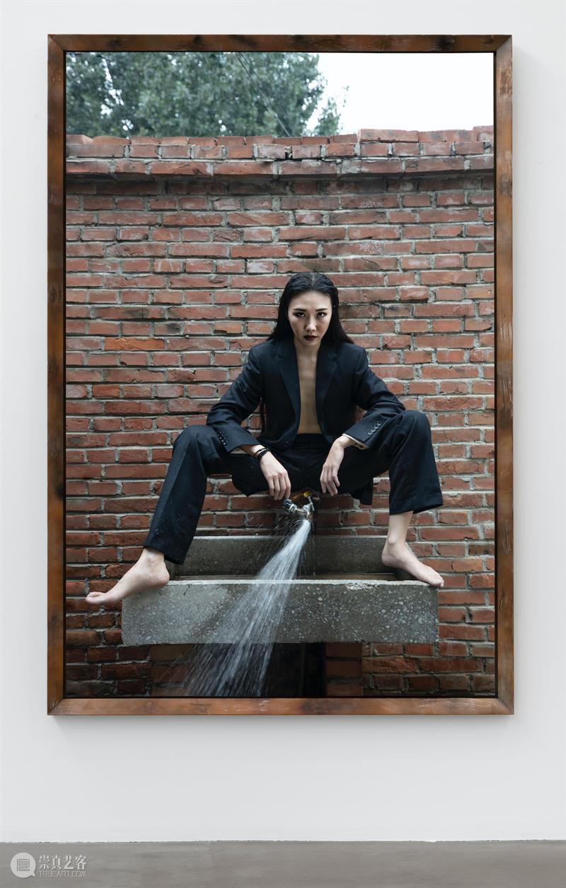 【媒体转载】时尚芭莎艺术 | 曹雨：天生反骨为艺术 崇真艺客