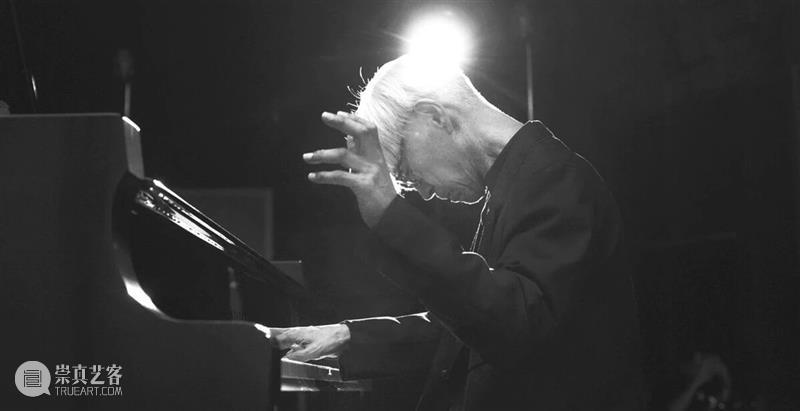 坂本龙一｜音乐即自由 崇真艺客