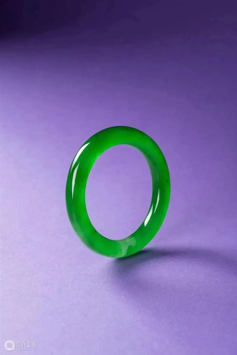 创下拍卖史上最高纪录!翠蕴琛宝 灵瑞玉环 天然帝王绿翡翠手镯以港币 6,000 万元夺冠! 崇真艺客