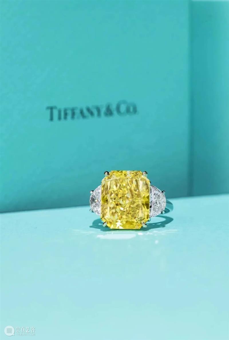 创下拍卖史上最高纪录!翠蕴琛宝 灵瑞玉环 天然帝王绿翡翠手镯以港币 6,000 万元夺冠! 崇真艺客