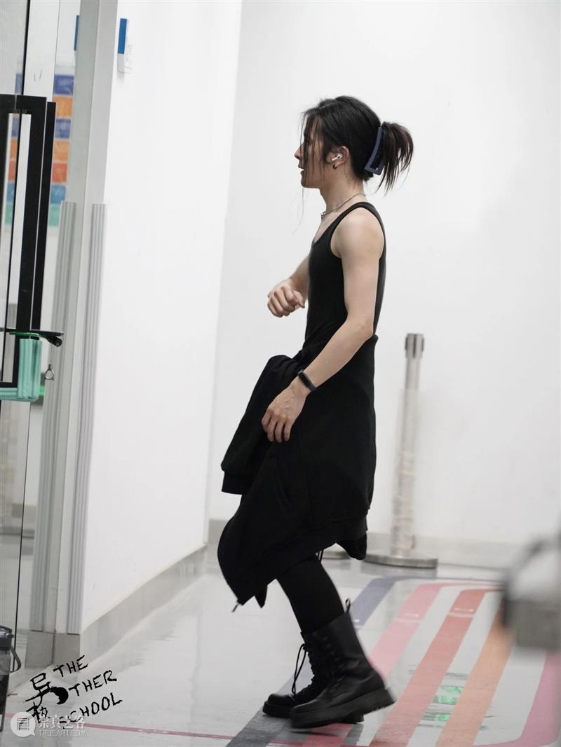 这所Rock主题的“异校”又要开学了，“返校”前发生了什么？ 崇真艺客