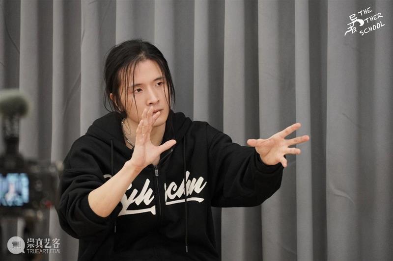 这所Rock主题的“异校”又要开学了，“返校”前发生了什么？ 崇真艺客