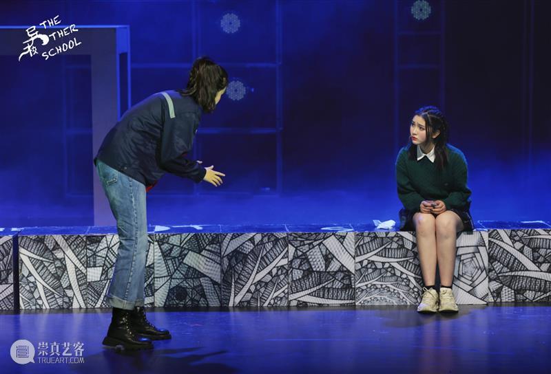 这所Rock主题的“异校”又要开学了，“返校”前发生了什么？ 崇真艺客