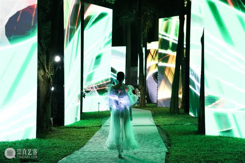 聚焦丨广州美术学院毕业季开幕式打造高质量跨媒体光影时装秀 崇真艺客