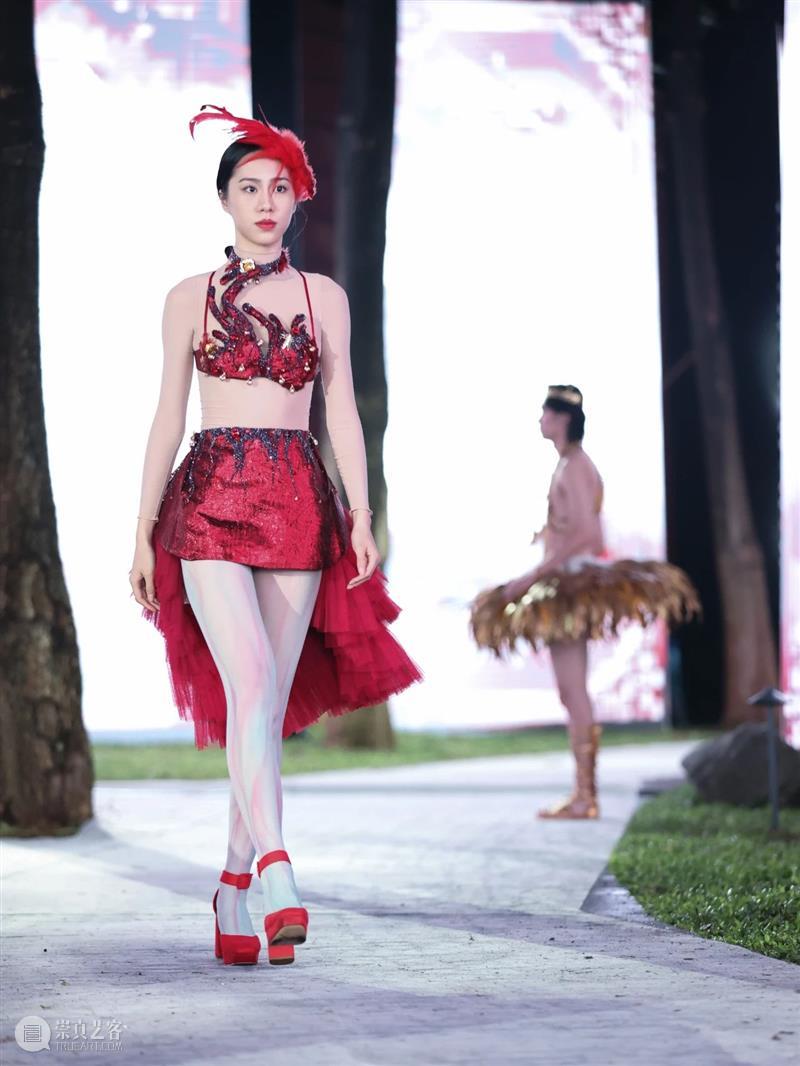 聚焦丨广州美术学院毕业季开幕式打造高质量跨媒体光影时装秀 崇真艺客