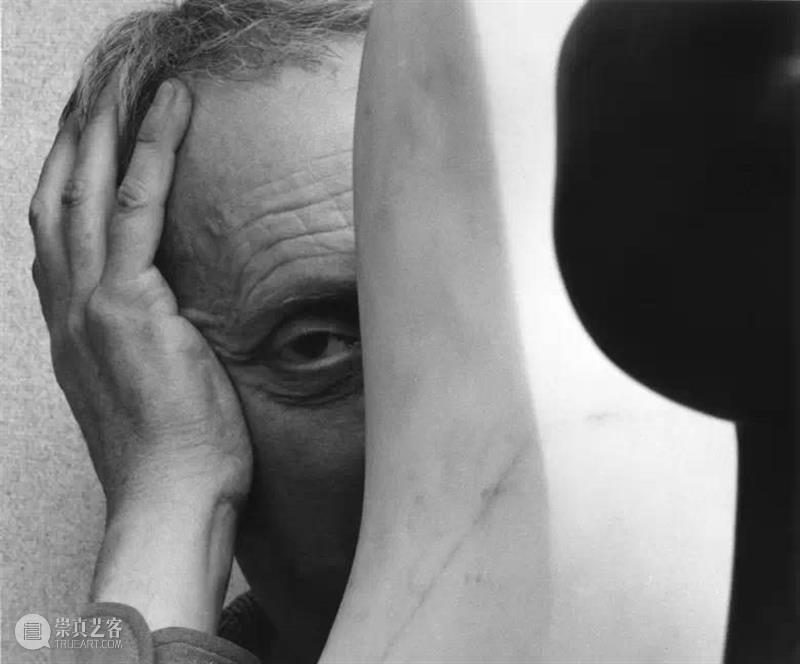 阿诺德·纽曼：一张照片必须有趣，单纯的人像没有意义！ 崇真艺客