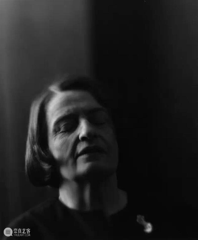 阿诺德·纽曼：一张照片必须有趣，单纯的人像没有意义！ 崇真艺客