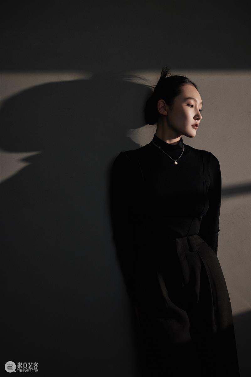 頌艺术家｜22位国际当红青年艺术家：面对墙壁的回答（下） 崇真艺客