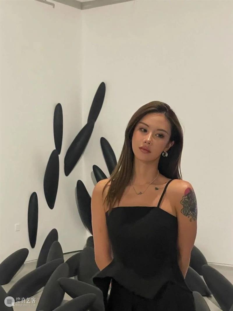 HOW你和我,保持凝视| 手把手教你如何在展厅里拍出高级感大片! 崇真艺客