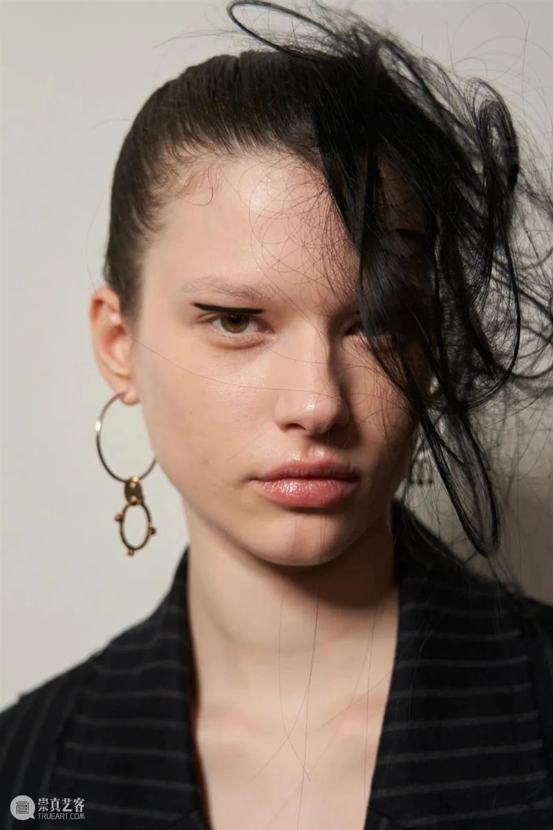 【IFA-时尚资讯】ANNAKIKI | 思考过去，创造当下，凝望未来 崇真艺客