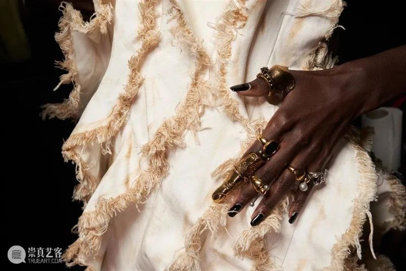 【IFA-时尚资讯】ANNAKIKI | 思考过去，创造当下，凝望未来 崇真艺客