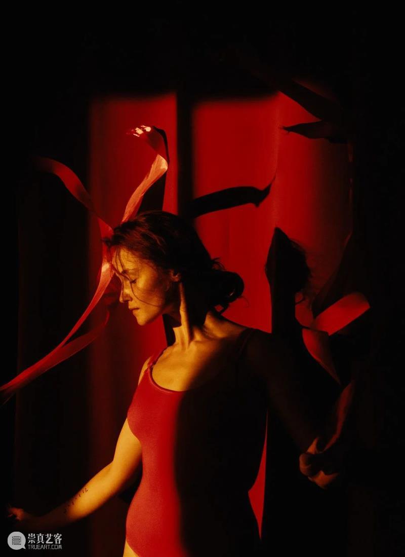 乌克兰美女人像摄影师的顶级光影运用,绝美! 崇真艺客