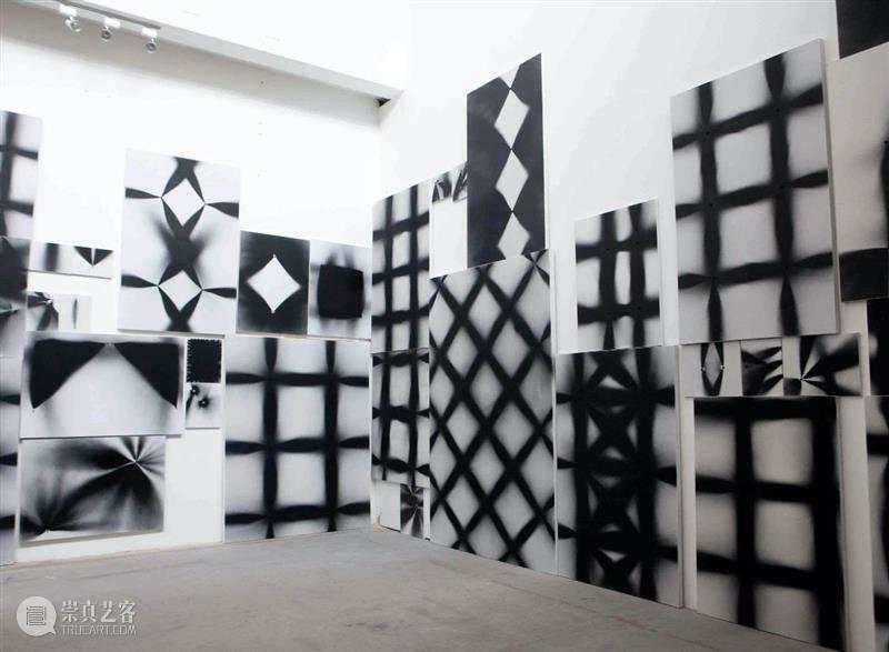 《绘画, 动员》| 王亚敏评徐震®个展“漂流点赞，街头抽表” 崇真艺客