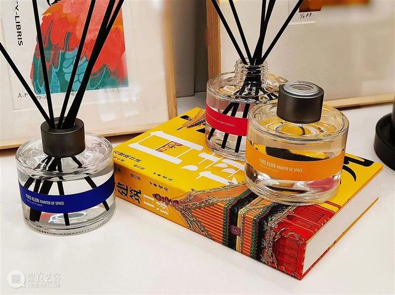 嘉德文库 | 克莱因主题周边上线，带走这抹蓝！ 崇真艺客