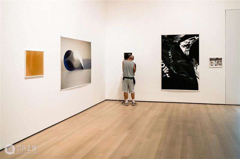 《纽约时报》专访沃尔夫冈·提尔曼斯(Wolfgang Tillmans) 崇真艺客