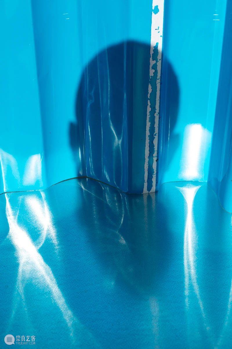 《纽约时报》专访沃尔夫冈·提尔曼斯(Wolfgang Tillmans) 崇真艺客