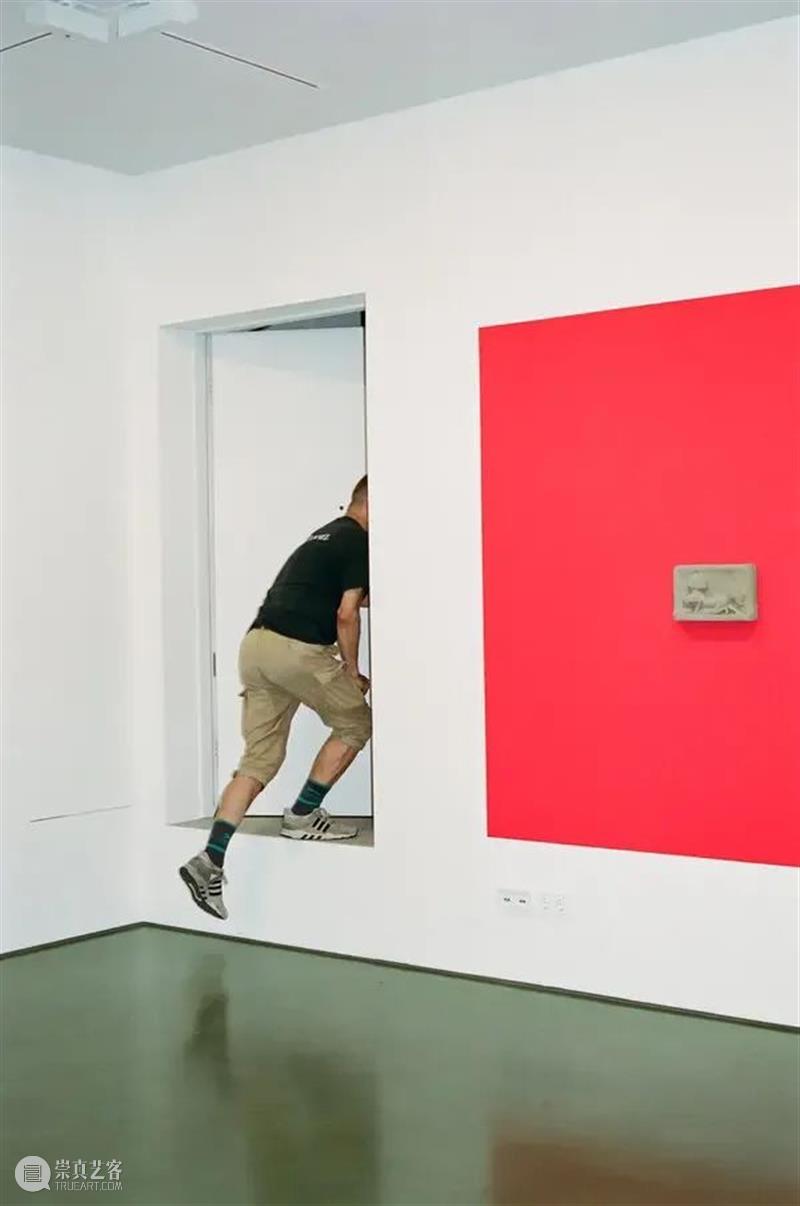 《纽约时报》专访沃尔夫冈·提尔曼斯(Wolfgang Tillmans) 崇真艺客