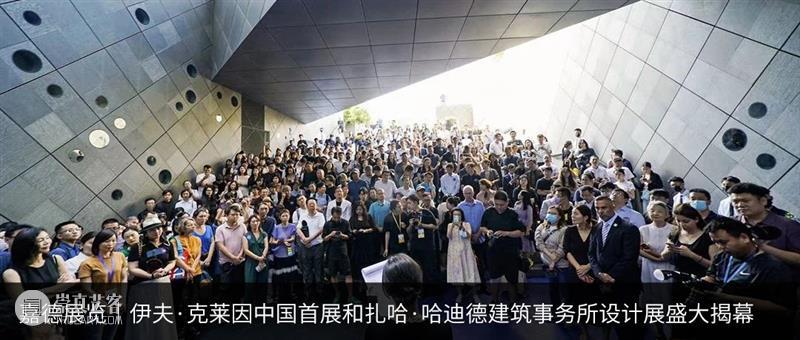 嘉德展览｜“致敬克莱因蓝” 小蓝杯电影感拍照指南 崇真艺客