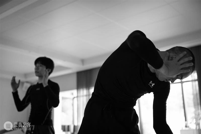 从谢欣舞蹈剧场到《寅时说》，出演多部高分舞作，他携新作下周登台 崇真艺客