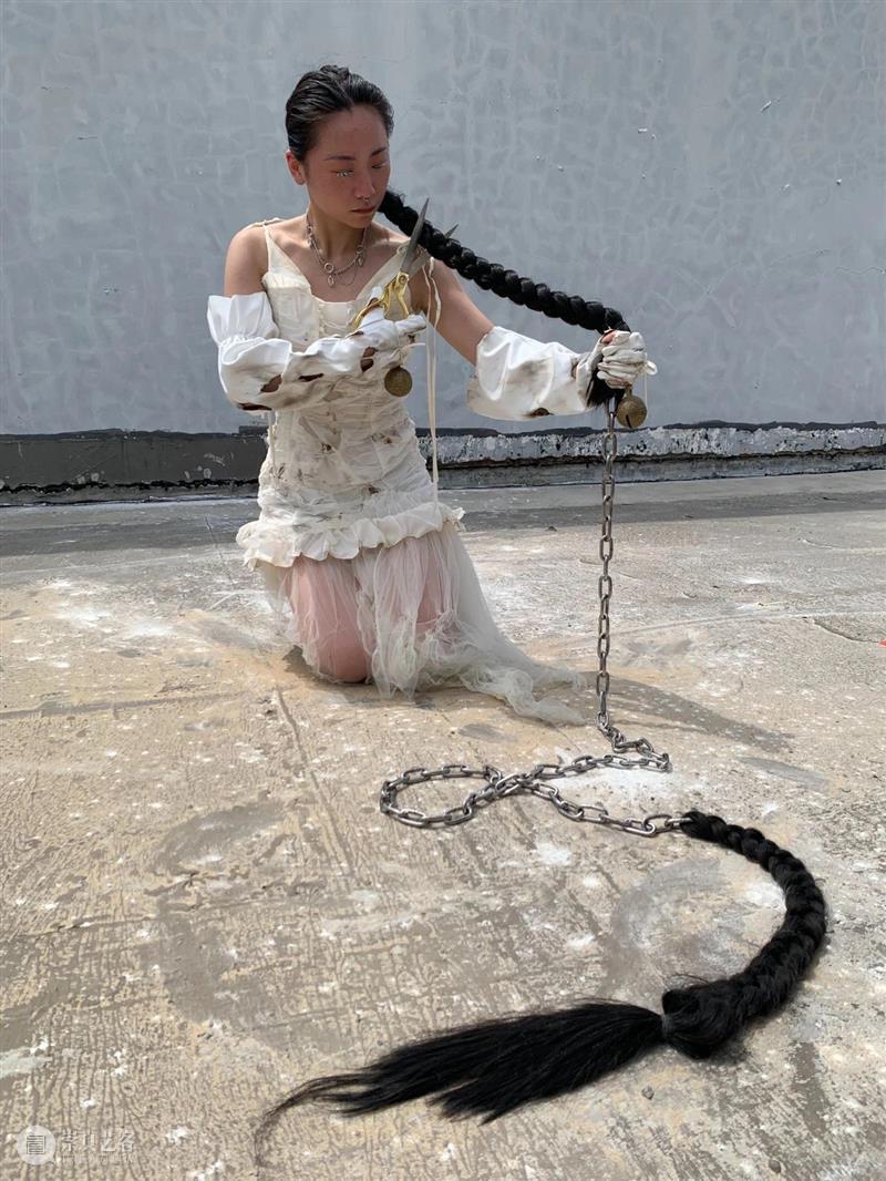 施金豆:境随心变的古老智慧和打不倒的刑天 |BCAF海外华人青年艺术家 崇真艺客