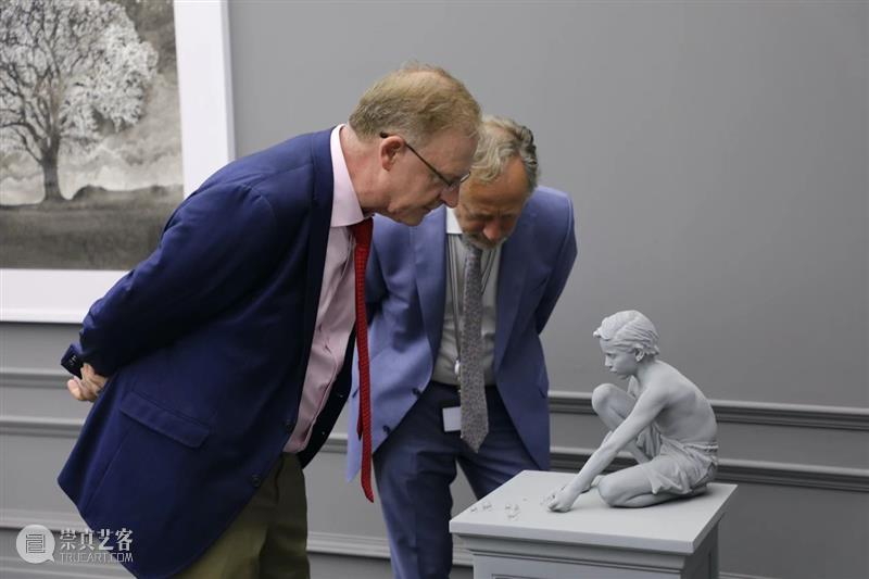 常青新闻 | 比利时驻华大使参观北京常青画廊「消失」展览 崇真艺客