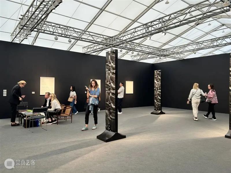 伦敦弗里兹_在艺术狂欢中构想文化愿景 | 国家美术·关注 视频资讯 | 艺术 伦敦 文化 弗里兹 国家 愿景 美术 世界 各地 艺术家 崇真艺客