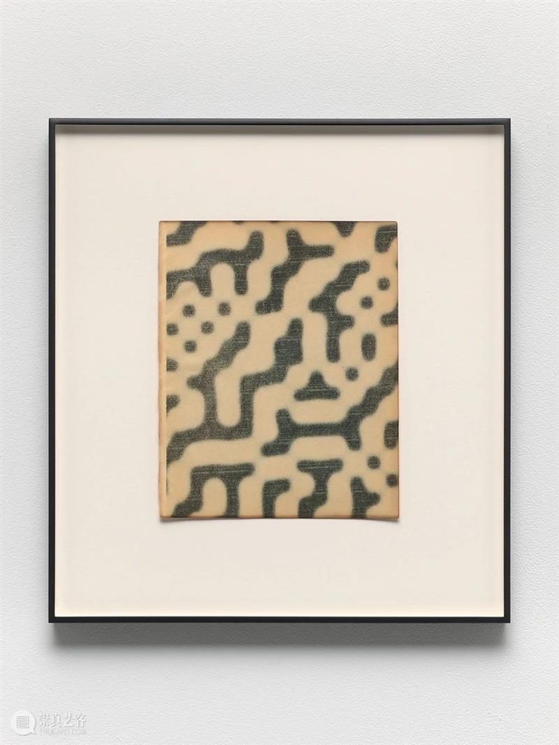 韦德·盖顿(Wade Guyton)最新纸上作品 崇真艺客