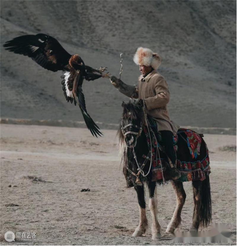 【IFA-民族艺术】柯尔克孜族服饰 | 失落于高原的猎鹰 崇真艺客