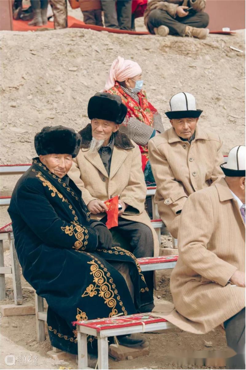 【IFA-民族艺术】柯尔克孜族服饰 | 失落于高原的猎鹰 崇真艺客