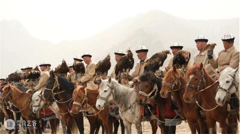 【IFA-民族艺术】柯尔克孜族服饰 | 失落于高原的猎鹰 崇真艺客