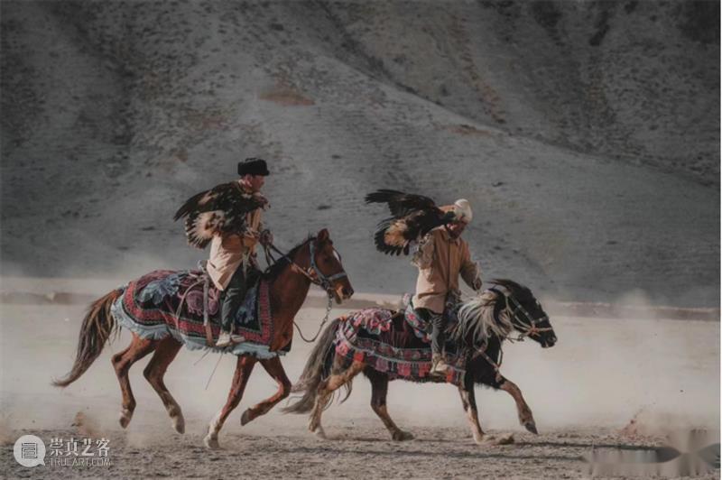 【IFA-民族艺术】柯尔克孜族服饰 | 失落于高原的猎鹰 崇真艺客