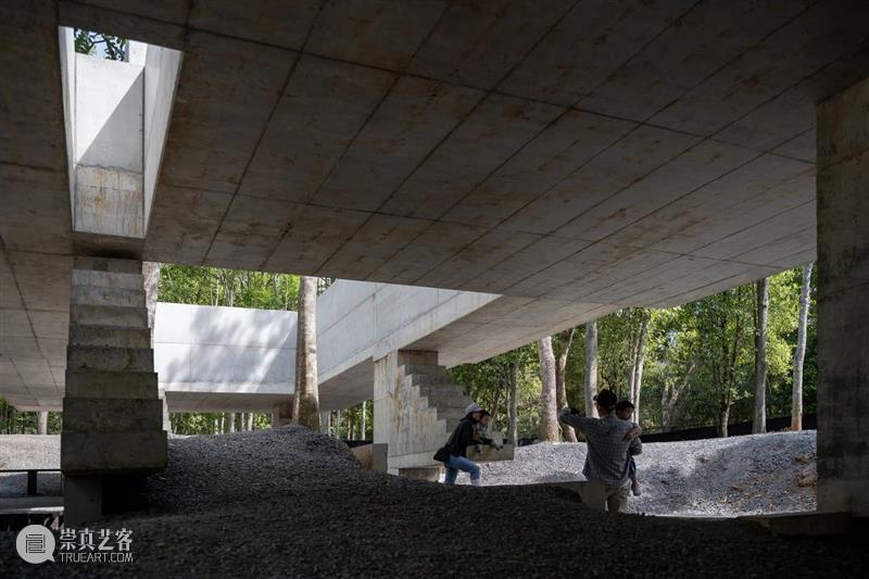 无墙无界咖啡店 / JOYS Architects 崇真艺客