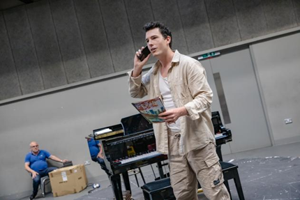 伦敦西区原版音乐剧《过去五年》主演Lenny Turner | 热爱终抵漫长岁月 崇真艺客