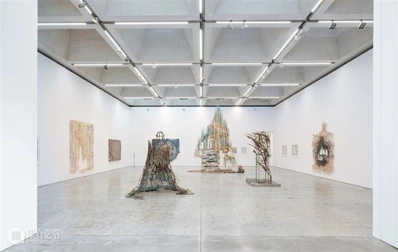 Diana Al-Hadid｜女人、青铜与危险事物 崇真艺客