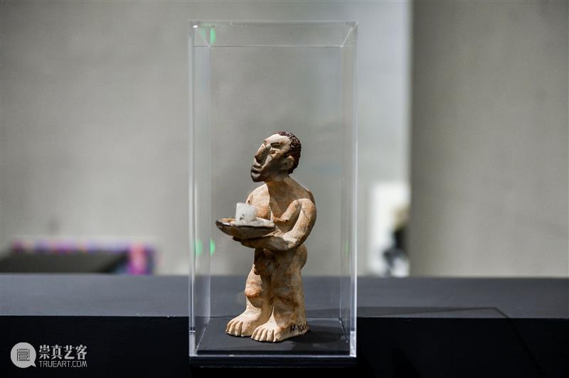 LONG×一条艺术 | 黄宇兴回顾展：呈现30年创作，早期手稿首次展出 崇真艺客