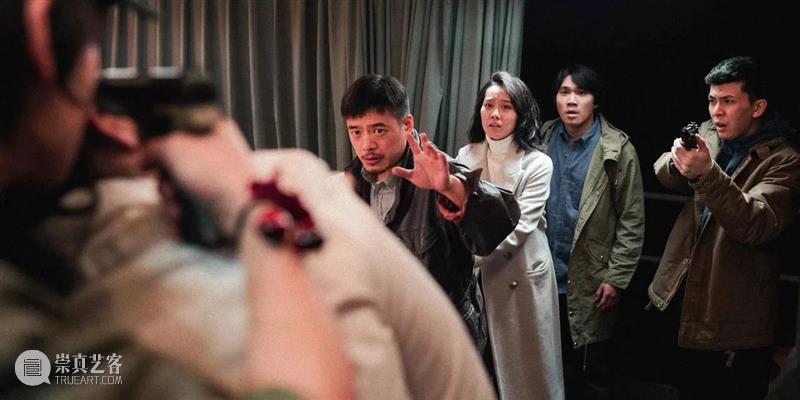 “谁懂啊！眼角还挂着泪水，嘴角开始疯狂上扬。” 崇真艺客