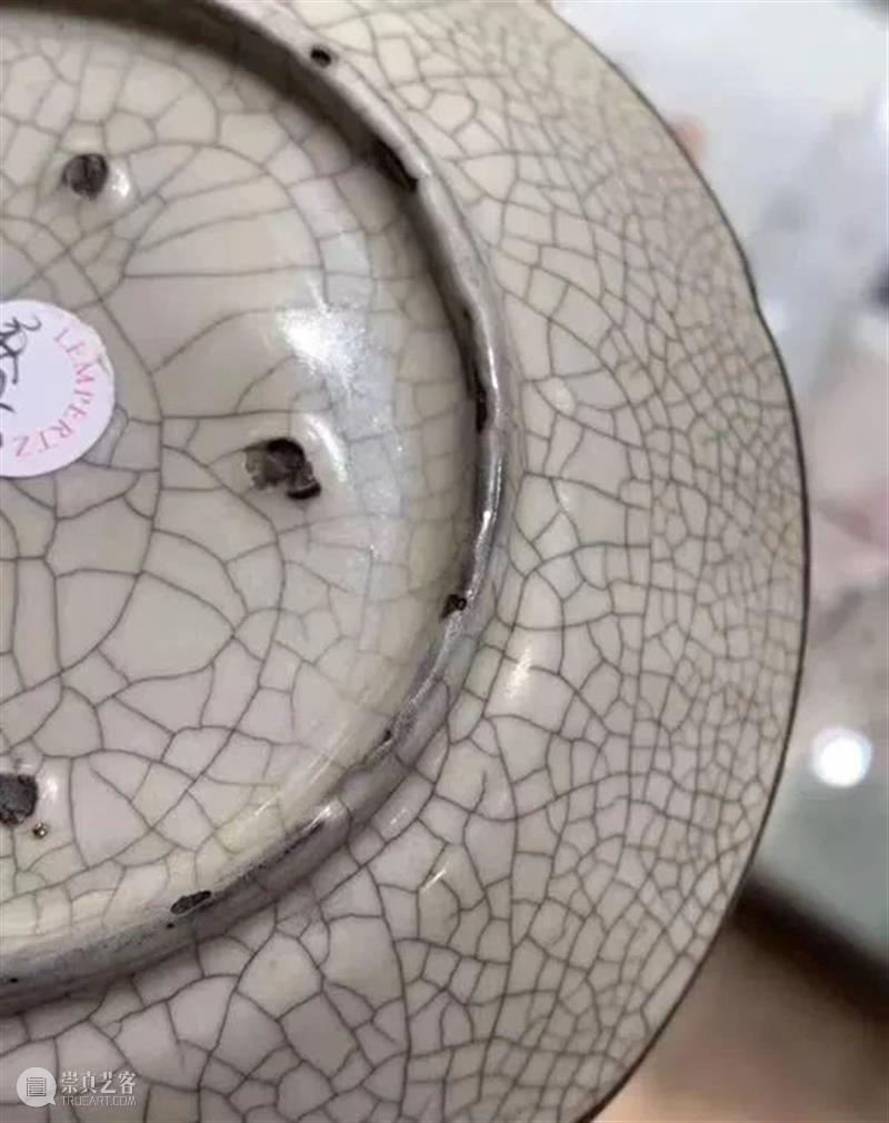 一只有争议的哥窑盘竟然能拍出1000万? 崇真艺客