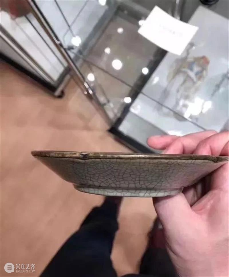 一只有争议的哥窑盘竟然能拍出1000万? 崇真艺客