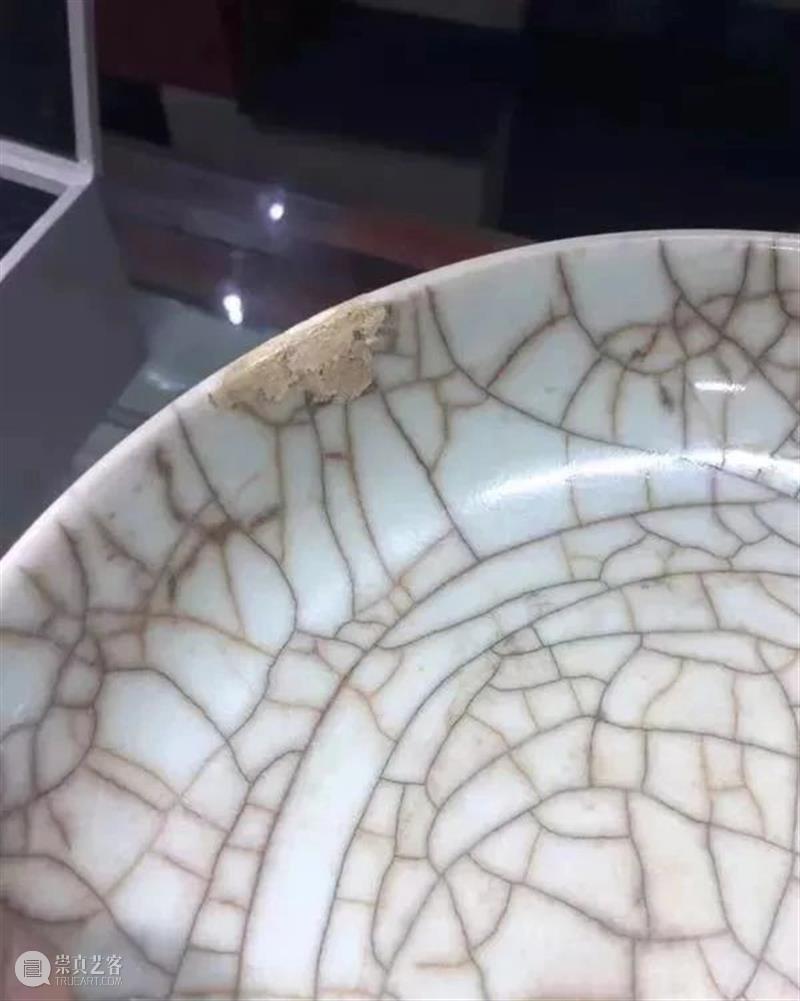 一只有争议的哥窑盘竟然能拍出1000万? 崇真艺客