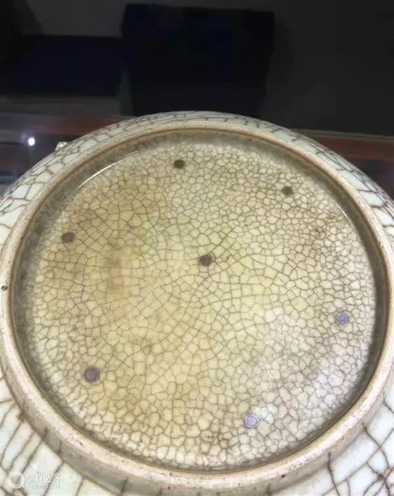 一只有争议的哥窑盘竟然能拍出1000万? 崇真艺客